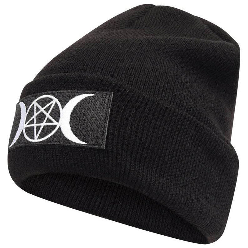 Triple Moon Beanie svart YouAreCornyBye