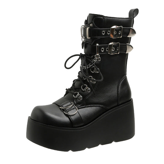 Love is Embarrassing Boots svart