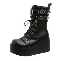 Love is Embarrassing Boots svart YouAreCornyBye