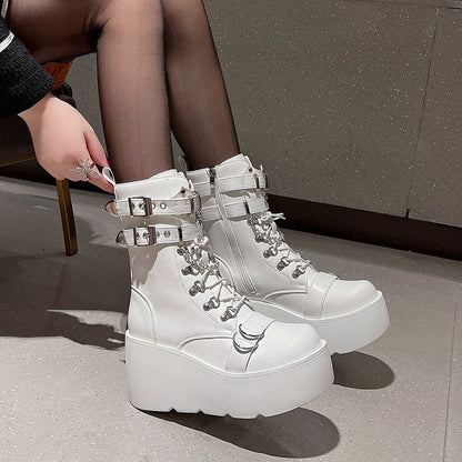 Love is Embarrassing Boots hvit YouAreCornyBye