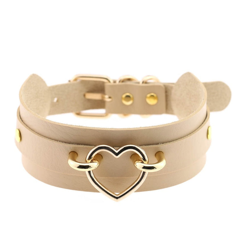 Choker med gullhjerte Beige
