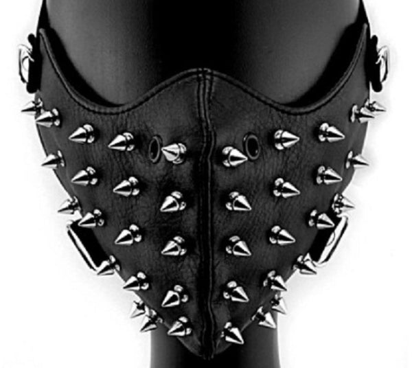 Studded munnbind