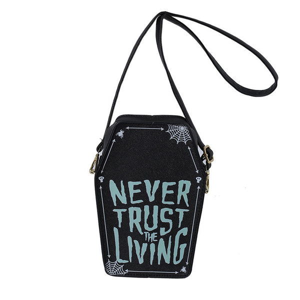 Never Trust the Living Veske