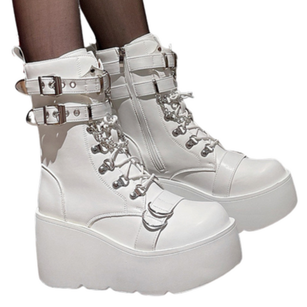 Love is Embarrassing Boots hvit